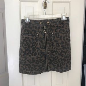 Zip-Front Cheetah/Leopard Print Skirt